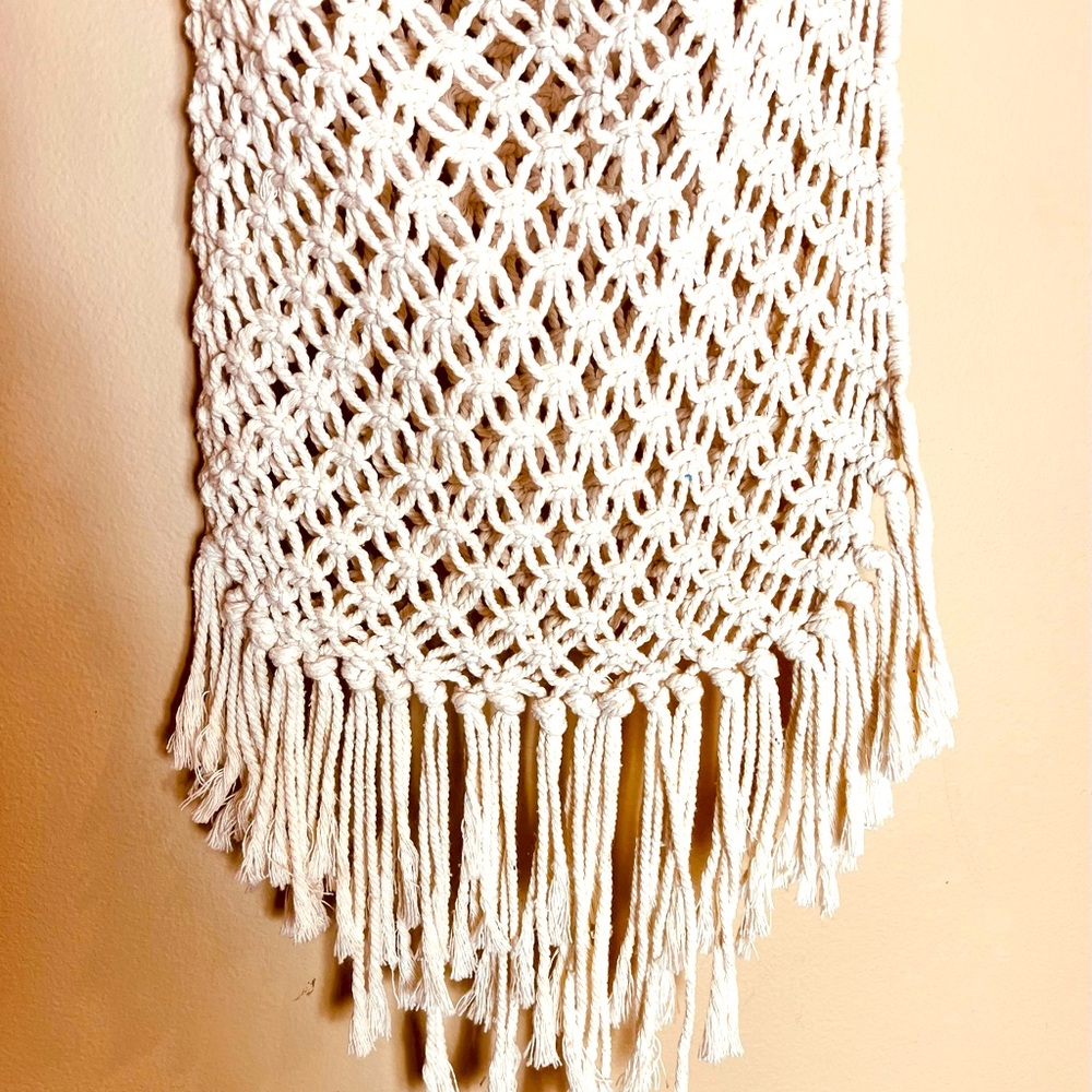 Ivory Macrame’ Bag w Wood Handles & Fringe! - Picture 3 of 10